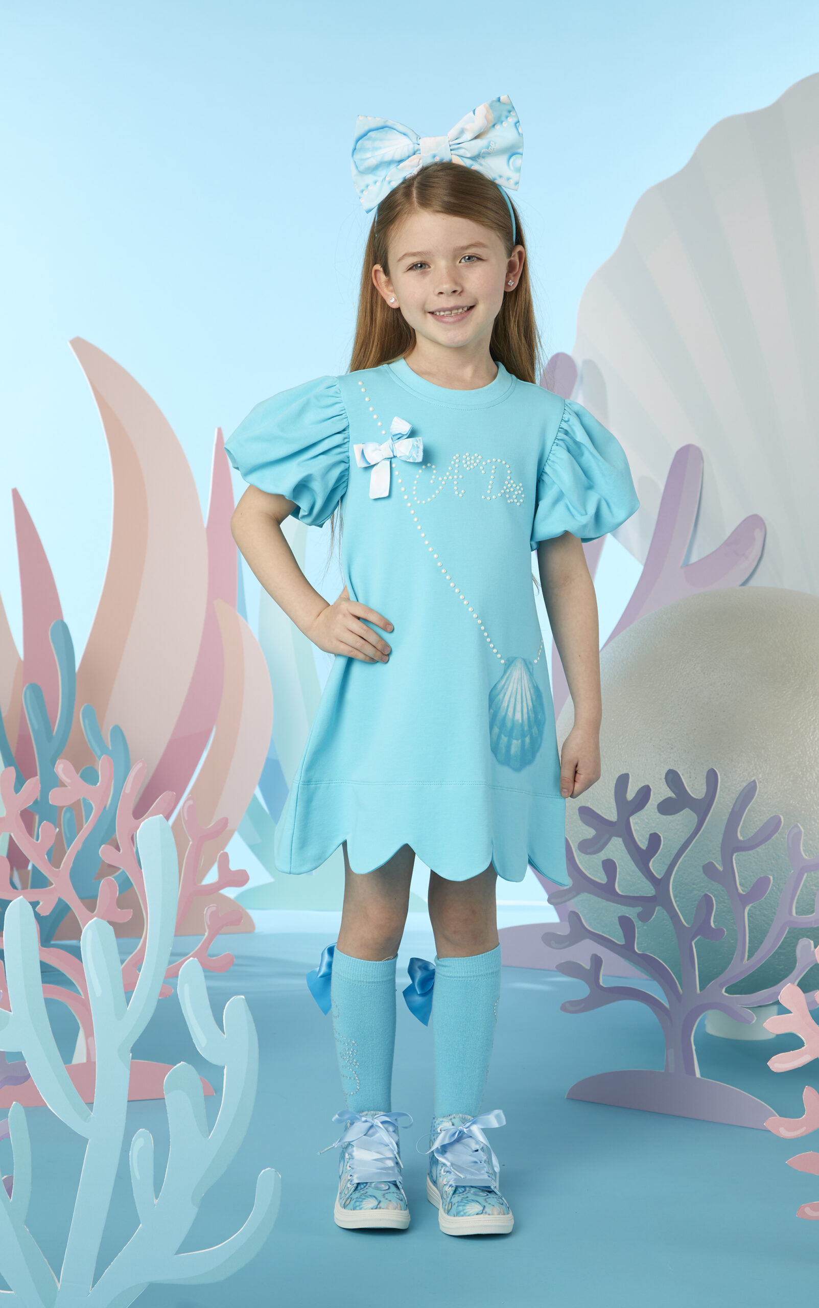 A’dee Olympia blauwe jurk met schelp print model 2